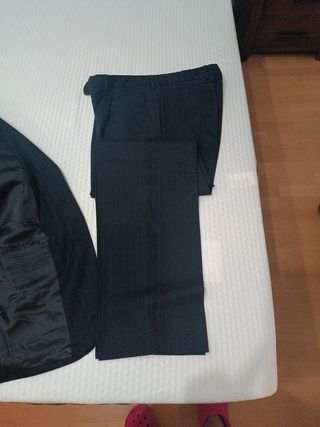 Traje pinstripe azul marino