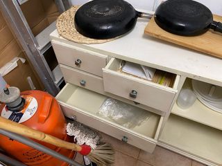 Mueble bajo con 5 cajones - y puerta en  blanco