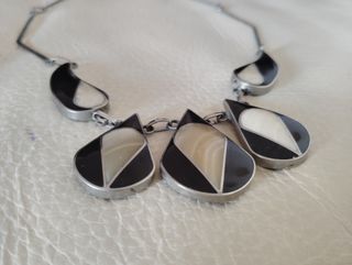 Collar vintage nácar blanco y negro