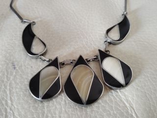 Collar vintage nácar blanco y negro