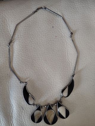 Collar vintage nácar blanco y negro