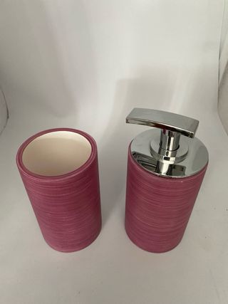 Dosificador y vaso baño rosa