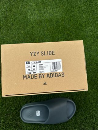 Yeezy Slide Slate marine (varias tallas)