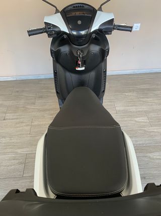 YAMAHA 