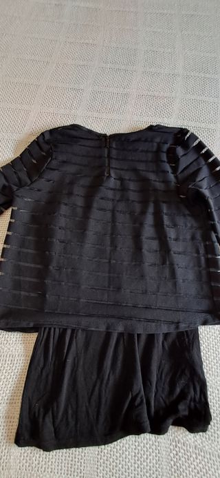 Top trasparente con maglia nera streaching