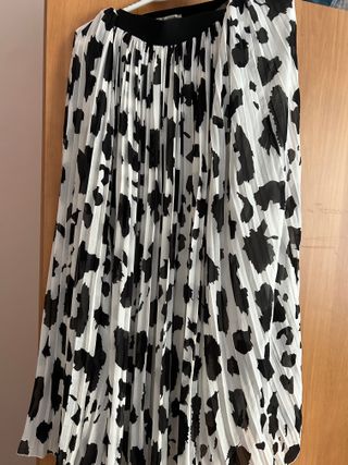 Hermosa falda plisada talla S/M - Blanco y Negro