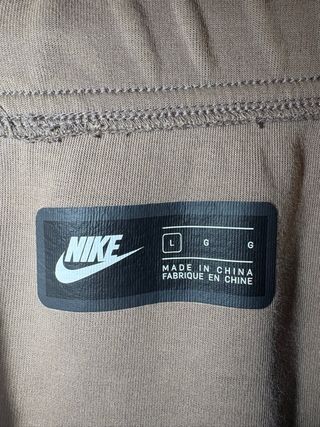 Pantalones Nike Tech con tejido Fleece Beige