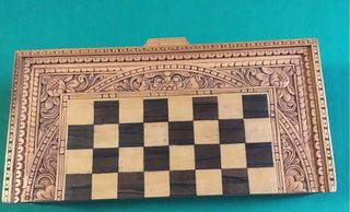 Scacchiera legno intagliato 44x44cm