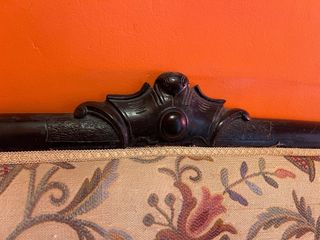 Sofá antiguo estilo imperio