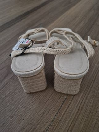 Sandalias con esparto beige - talla 40
