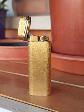 Encendedor Cartier dorado vintage