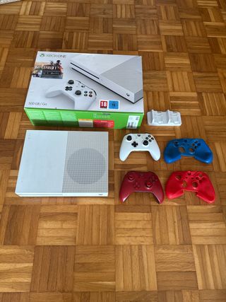 Xbox One S 500GB + 2 mandos