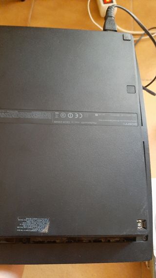  PlayStation 3  + 4 mandos + juegos
