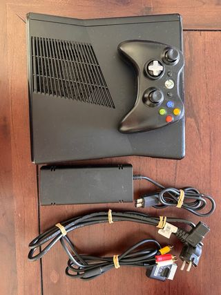 Xbox 360 Slim negra
