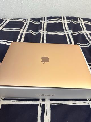 MacBook Air 13" Retina 2019 Rosa Gold i5, 8gb RAM