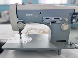 Macchina da cucire Necchi Tipo 812