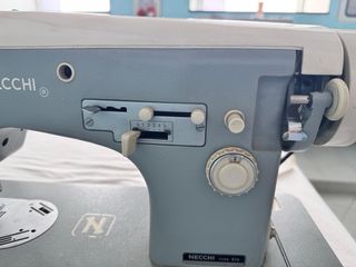 Macchina da cucire Necchi Tipo 812