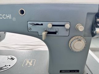 Macchina da cucire Necchi Tipo 812