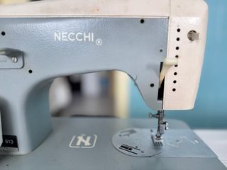 Macchina da cucire Necchi Tipo 812