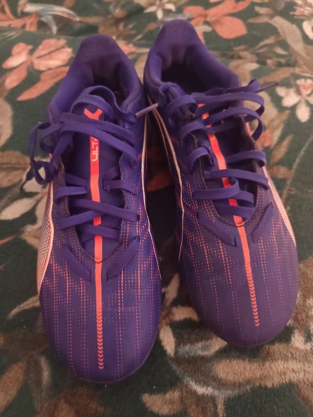 Botas fútbol Puma - Púrpuras y rosas