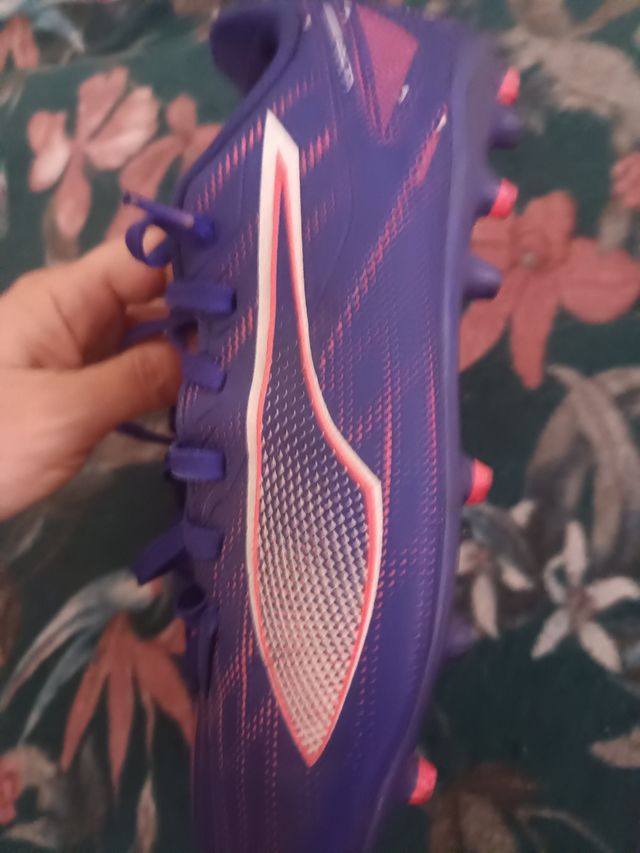 Botas fútbol Puma - Púrpuras y rosas
