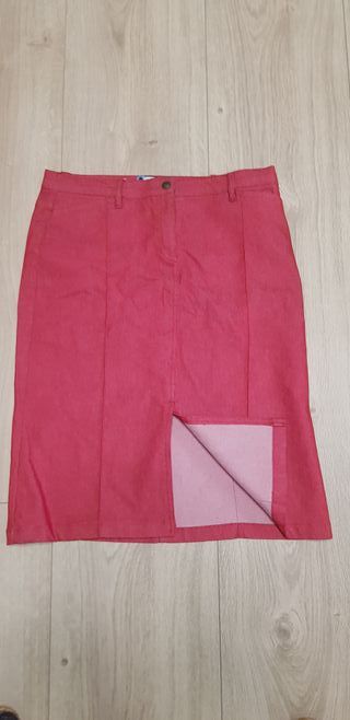 Falda midi roja