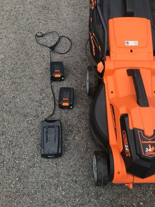 Cortacésped LawnMaster CLMF2434G 24V