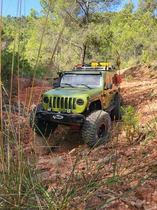 Jeep Axial SCX6 Crawler 