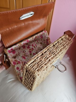 Bolso bandolera marrón y beige