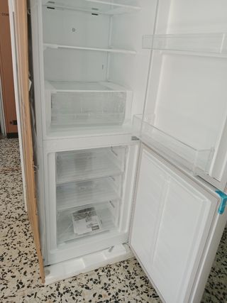Nevera Combi  HYUNDAI