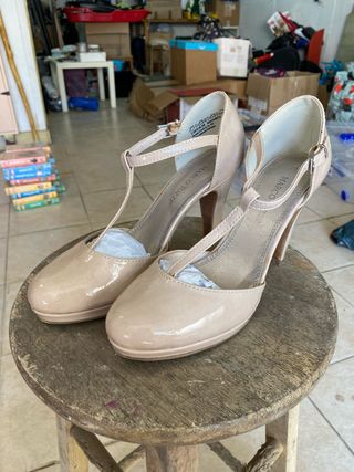 Tacones MARCO TOZZI beige, talla 39