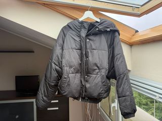 Plumífero negro oversize