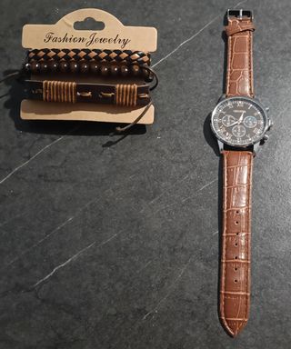 Orologio e braccialetti marroni