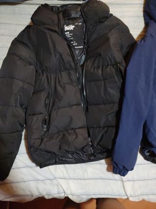 Chaqueta acolchada Pull&Bear negra - M