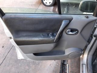 Renault 8200300859 sistema audio scenic ii 8307492