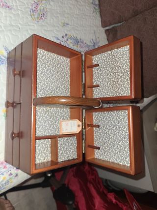 Costurero madera vintage