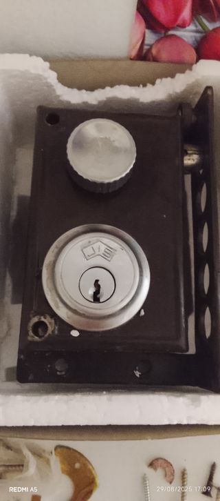Cerradura puerta 3 llaves