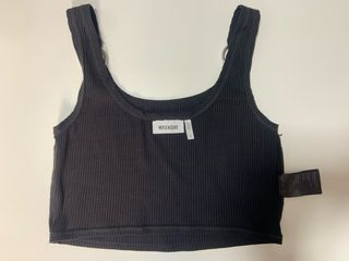 【Weekday】Top corto negro - Talla S
