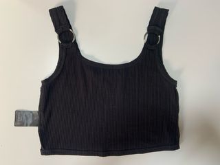 【Weekday】Top corto negro - Talla S