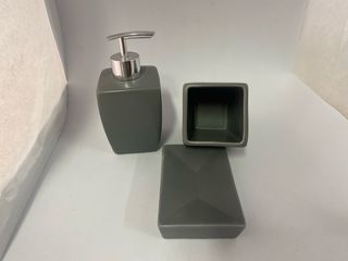 Juego de baño gris - cerámica