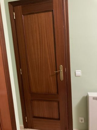 Puerta interior madera 2x0.72m