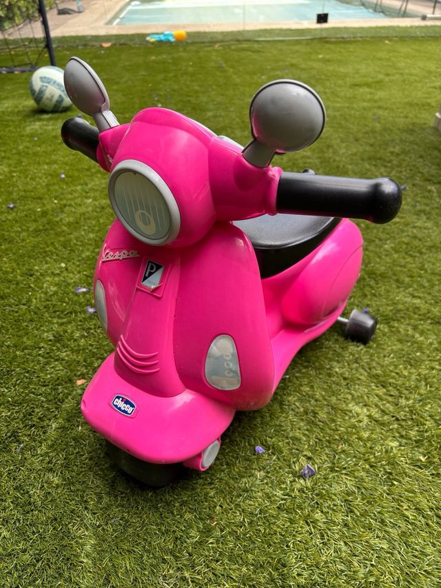 Moto Correpasillos Chicco Vespa