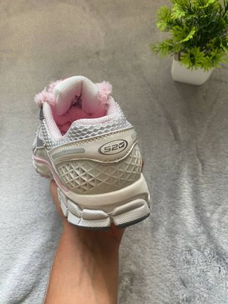 Zapatillas Nike Zoom Vomero 5 Gris Rosa