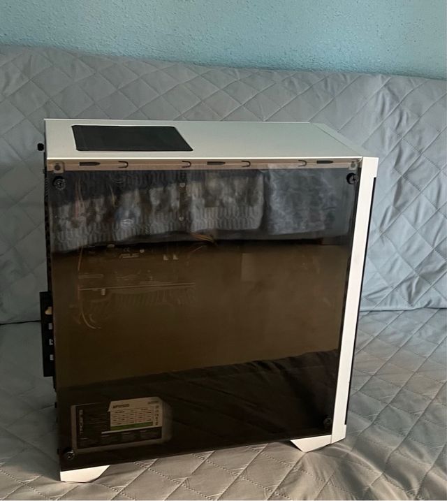 PC Gamer torre blanca