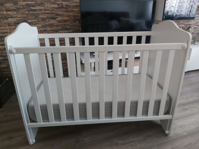 Cuna bebé blanca - madera
