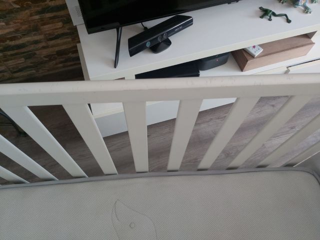 Cuna bebé blanca - madera