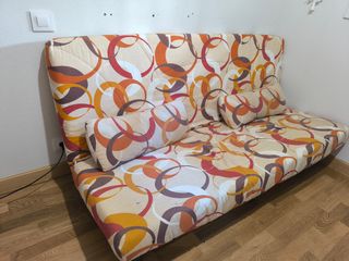 Sofá cama plegable beige y naranja