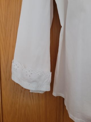 Blusa blanca bordada