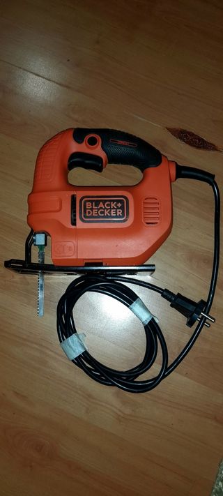 Sierra caladora Black+Decker 400W