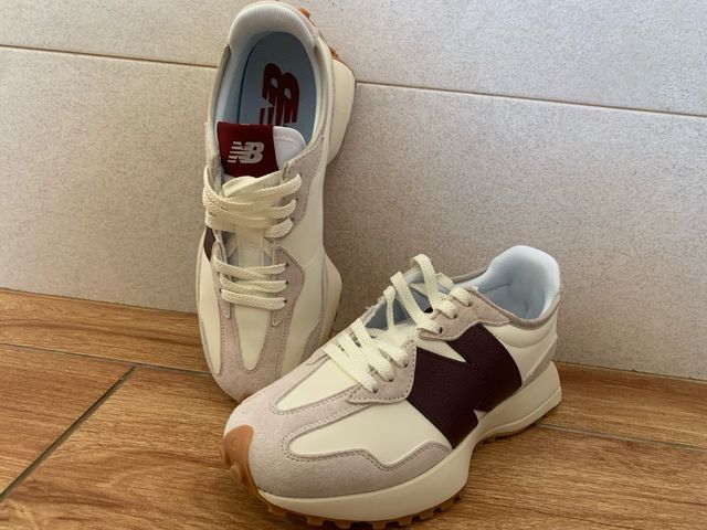 New Balance 327 Moonbeam con classic burgundy